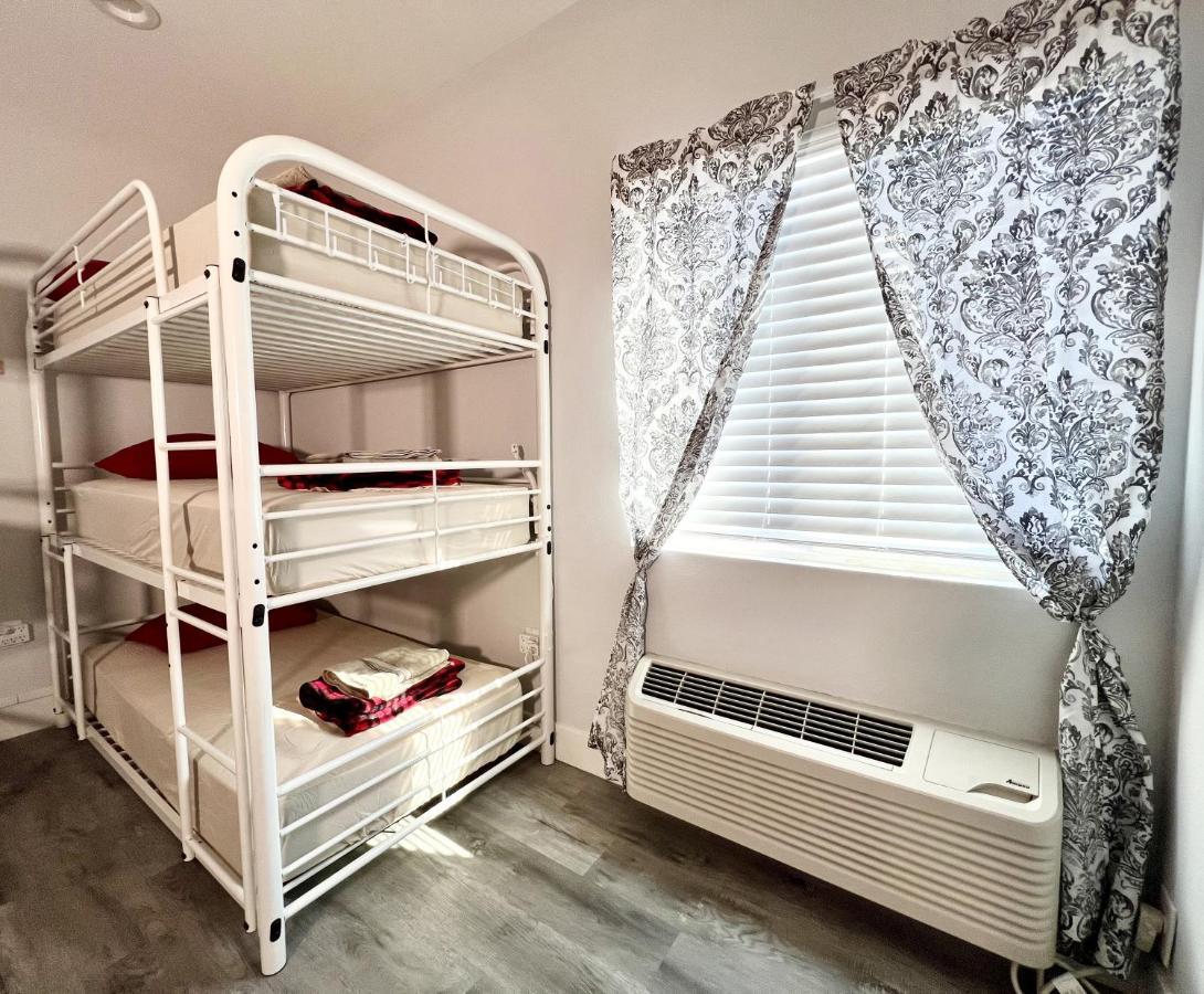 Pineapple Hostel Los Angeles Exterior photo